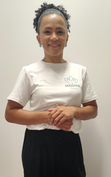 Kelly Santos, terapeuta de massagem